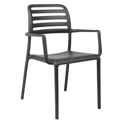 Fauteuil design Costa Nardi avec accoudoirs dossier lattes empilable Horeca – Réf. 1928 F